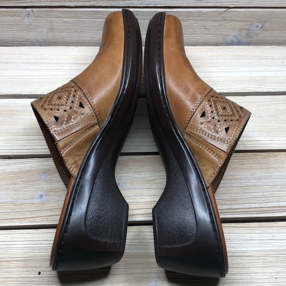 Clarks Tan Slip on Leather 8M Mules - Picture 6 of 7